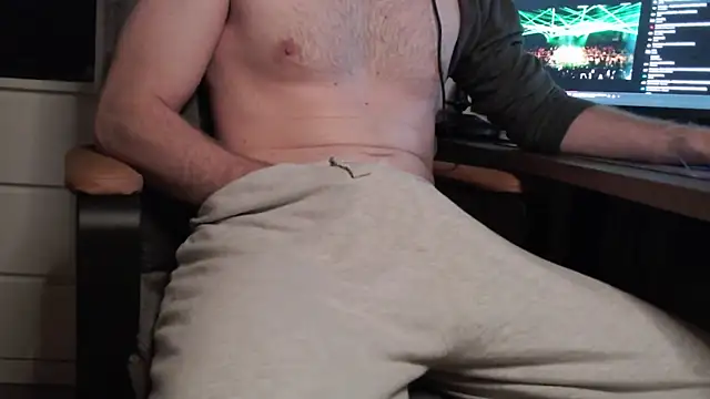 Snapshot of someone007980 chatting on 17, 3, 2026 someone007980 online show from 17, 3, 2026