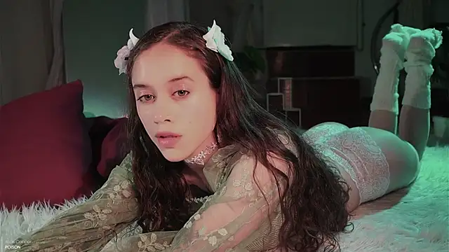 Snapshot of _Avriles_ chatting on 5, 2, 2026 Avriles online show from 5, 2, 2026