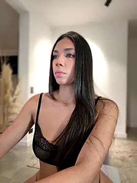 EllaSanz  online show from 26, 9, 2025