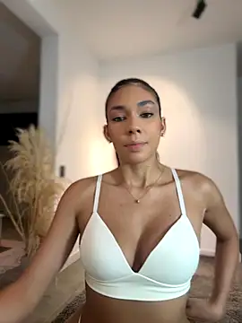 EllaSanz  online show from 25, 10, 2025