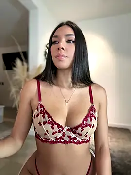 EllaSanz  online show from 7, 10, 2025