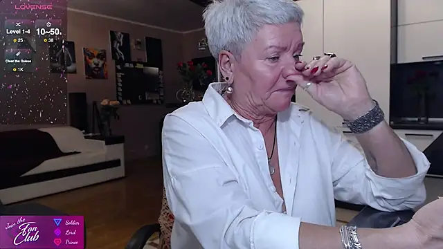 Snapshot of roxana_brooks chatting on 8, 10, 2025 roxana brooks online show from 8, 10, 2025