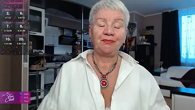 Snapshot of roxana_brooks chatting on 2, 2, 2026 roxana brooks online show from 2, 2, 2026