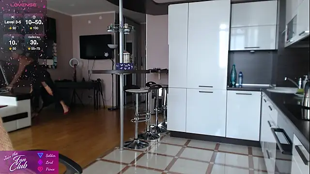 Snapshot of roxana_brooks chatting on 10, 9, 2025 roxana brooks online show from 10, 9, 2025