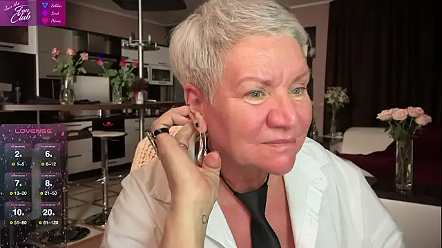 Snapshot of roxana_brooks chatting on 26, 2, 2025 roxana brooks online show from 26, 2, 2025