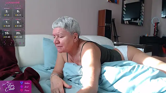 Snapshot of roxana_brooks chatting on 9, 10, 2025 roxana brooks online show from 9, 10, 2025