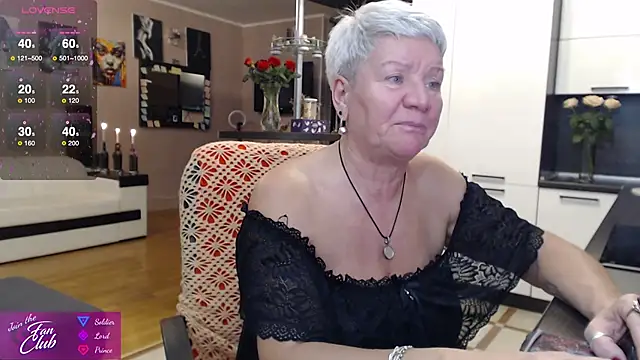 Snapshot of roxana_brooks chatting on 9, 10, 2025 roxana brooks online show from 9, 10, 2025