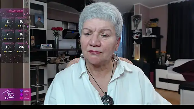 Snapshot of roxana_brooks chatting on 6, 11, 2025 roxana brooks online show from 6, 11, 2025