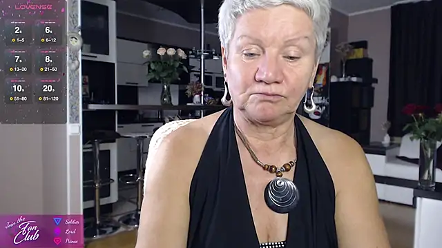 Snapshot of roxana_brooks chatting on 2, 10, 2025 roxana brooks online show from 2, 10, 2025