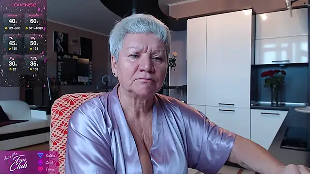 Snapshot of roxana_brooks chatting on 5, 10, 2025 roxana brooks online show from 5, 10, 2025