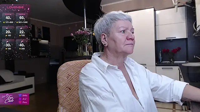 Snapshot of roxana_brooks chatting on 16, 11, 2025 roxana brooks online show from 16, 11, 2025