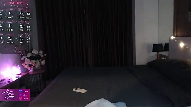 Snapshot of roxana_brooks chatting on 17, 1, 2026 roxana brooks online show from 17, 1, 2026