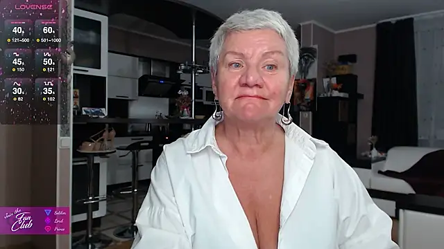 Snapshot of roxana_brooks chatting on 1, 2, 2026 roxana brooks online show from 1, 2, 2026