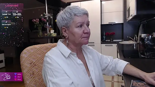 Snapshot of roxana_brooks chatting on 18, 11, 2025 roxana brooks online show from 18, 11, 2025