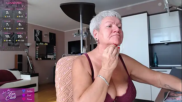 Snapshot of roxana_brooks chatting on 9, 9, 2025 roxana brooks online show from 9, 9, 2025