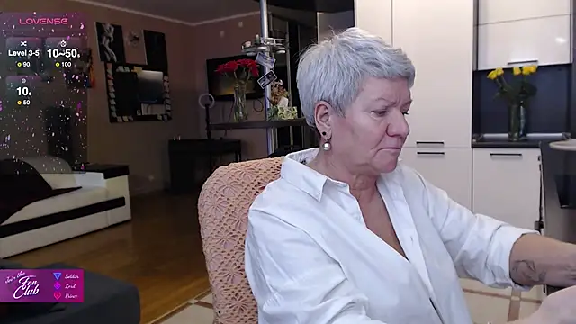 Snapshot of roxana_brooks chatting on 10, 11, 2025 roxana brooks online show from 10, 11, 2025