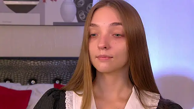 VirginieCruz online show from 6, 11, 2025