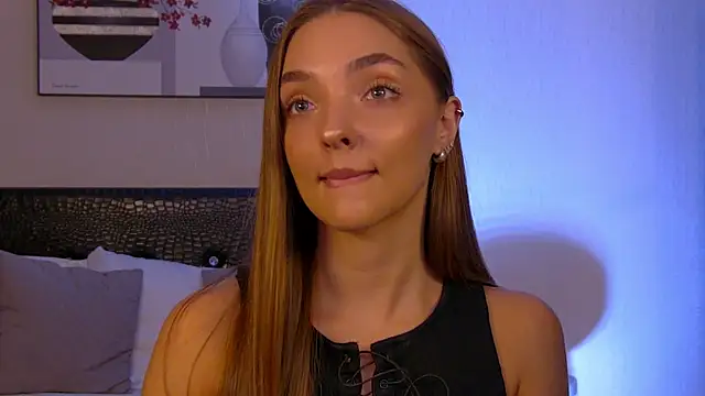 VirginieCruz online show from 18, 11, 2025