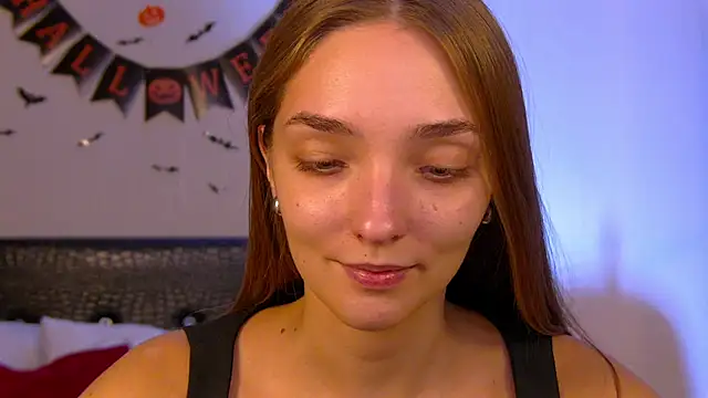 VirginieCruz online show from 2, 11, 2025