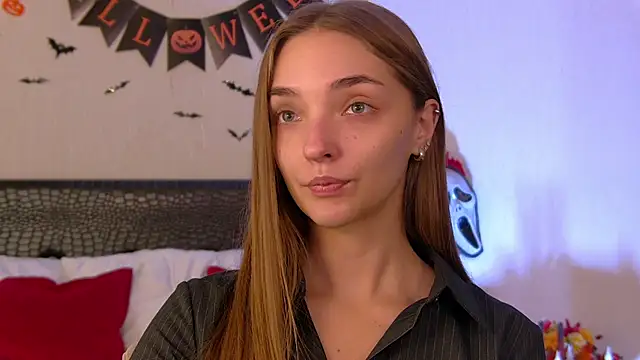 VirginieCruz online show from 31, 10, 2025