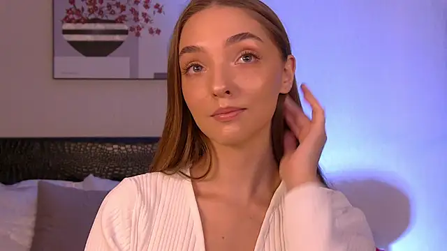 VirginieCruz online show from 17, 11, 2025