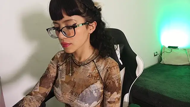 Snapshot of Marcelinee__ chatting on 25, 11, 2025 Marcelinee online show from 25, 11, 2025