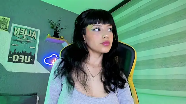 Snapshot of Marcelinee__ chatting on 6, 2, 2025 Marcelinee online show from 6, 2, 2025