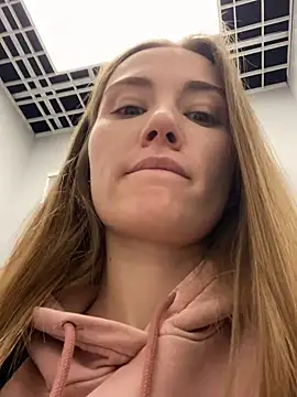 Snapshot of ValenciaShock chatting on 5, 2, 2025 ValenciaShock online show from 5, 2, 2025