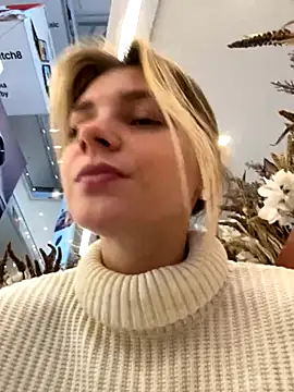 Snapshot of ValenciaShock chatting on 20, 10, 2025 ValenciaShock online show from 20, 10, 2025