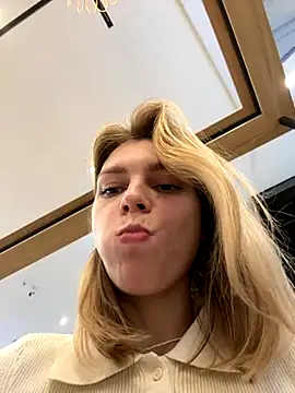 Snapshot of ValenciaShock chatting on 19, 9, 2025 ValenciaShock online show from 19, 9, 2025