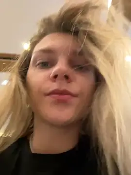 Snapshot of ValenciaShock chatting on 11, 9, 2025 ValenciaShock online show from 11, 9, 2025