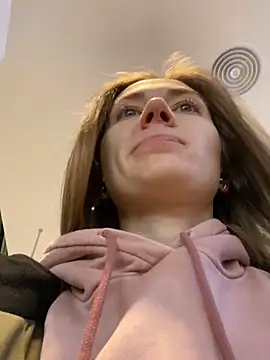 Snapshot of ValenciaShock chatting on 19, 2, 2025 ValenciaShock online show from 19, 2, 2025