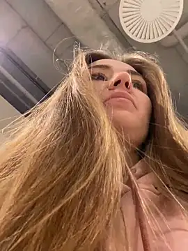 Snapshot of ValenciaShock chatting on 5, 2, 2025 ValenciaShock online show from 5, 2, 2025