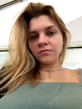 Snapshot of ValenciaShock chatting on 10, 9, 2025 ValenciaShock online show from 10, 9, 2025