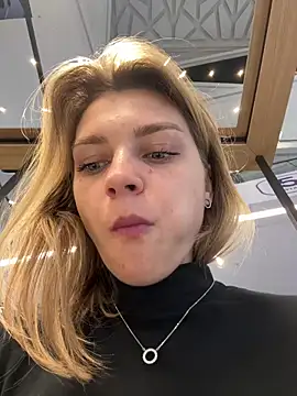 Snapshot of ValenciaShock chatting on 30, 9, 2025 ValenciaShock online show from 30, 9, 2025