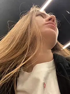 Snapshot of ValenciaShock chatting on 14, 2, 2025 ValenciaShock online show from 14, 2, 2025