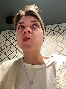 Snapshot of ValenciaShock chatting on 15, 11, 2025 ValenciaShock online show from 15, 11, 2025