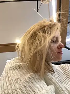 Snapshot of ValenciaShock chatting on 26, 9, 2025 ValenciaShock online show from 26, 9, 2025