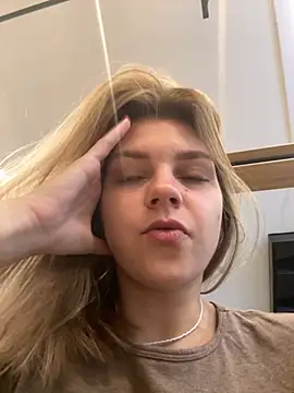 Snapshot of ValenciaShock chatting on 22, 9, 2025 ValenciaShock online show from 22, 9, 2025