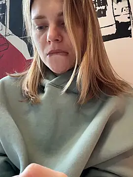 Snapshot of ValenciaShock chatting on 1, 10, 2025 ValenciaShock online show from 1, 10, 2025