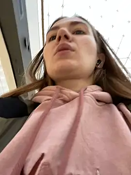 Snapshot of ValenciaShock chatting on 1, 2, 2025 ValenciaShock online show from 1, 2, 2025