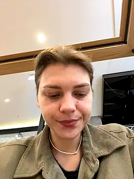 Snapshot of ValenciaShock chatting on 17, 10, 2025 ValenciaShock online show from 17, 10, 2025