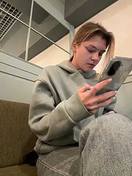 Snapshot of ValenciaShock chatting on 2, 10, 2025 ValenciaShock online show from 2, 10, 2025