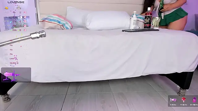 Isabella Daniell online show from 13, 9, 2025