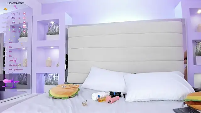 Isabella Daniell online show from 16, 1, 2026