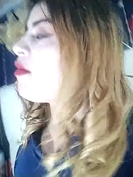 Snapshot of bella_star21 chatting on 15, 11, 2025 bella star21 online show from 15, 11, 2025