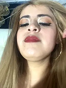 Snapshot of bella_star21 chatting on 29, 11, 2025 bella star21 online show from 29, 11, 2025