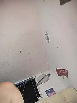 Snapshot of bella_star21 chatting on 6, 3, 2025 bella star21 online show from 6, 3, 2025