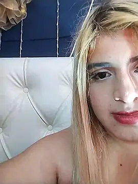 Snapshot of bella_star21 chatting on 1, 3, 2025 bella star21 online show from 1, 3, 2025