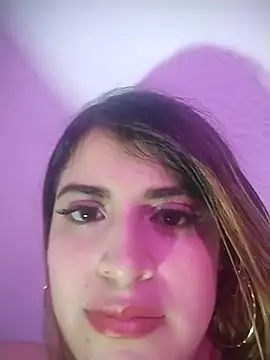 Snapshot of bella_star21 chatting on 18, 10, 2025 bella star21 online show from 18, 10, 2025